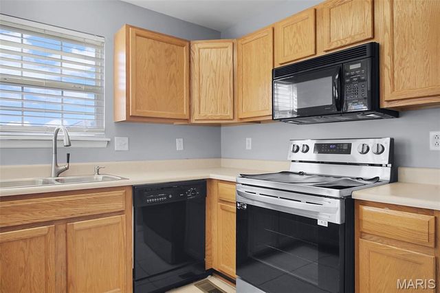 2655 Brookrun Drive, Belleville, IL 62221