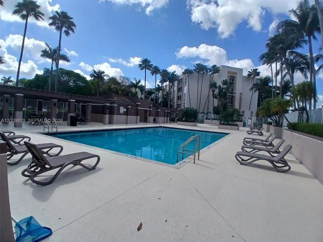 9805 NW 52nd St 509, Doral, FL 33178