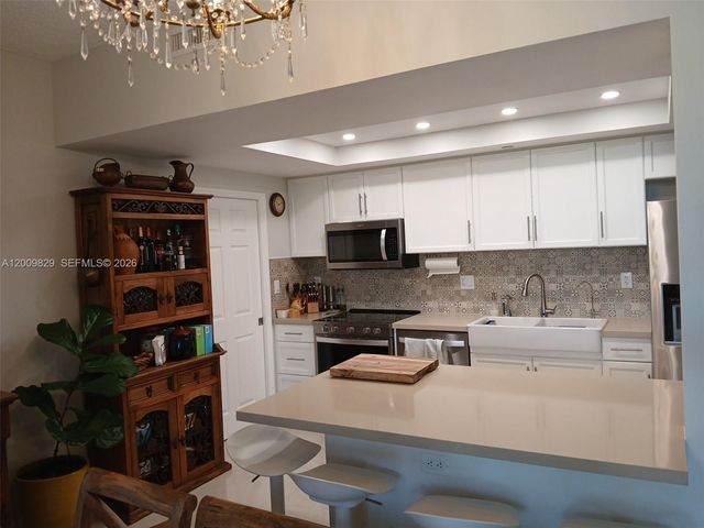 9805 NW 52nd St 509, Doral, FL 33178