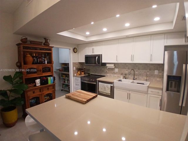 9805 NW 52nd St 509, Doral, FL 33178