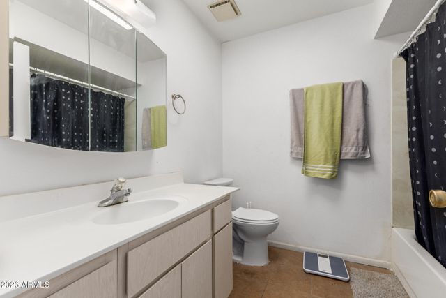 9634 W IRONWOOD Drive B, Peoria, AZ 85345