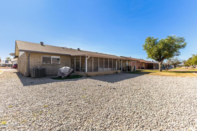 9634 W IRONWOOD Drive B, Peoria, AZ 85345