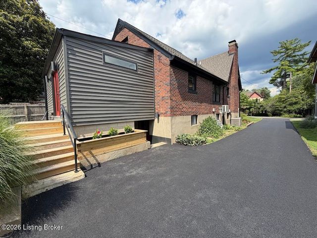 116 Claremont Ave, Louisville, KY 40206