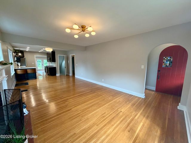 116 Claremont Ave, Louisville, KY 40206