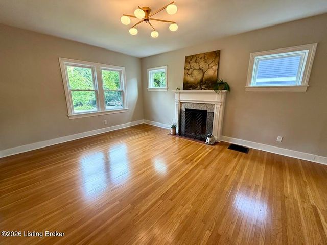 116 Claremont Ave, Louisville, KY 40206