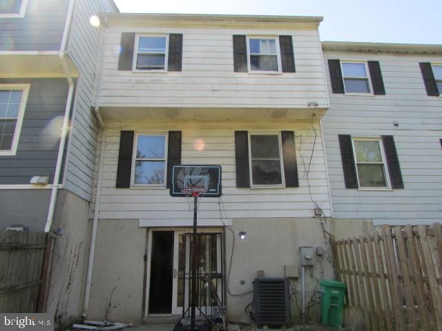 9045 CONTINENTAL PL, Hyattsville, MD 20785