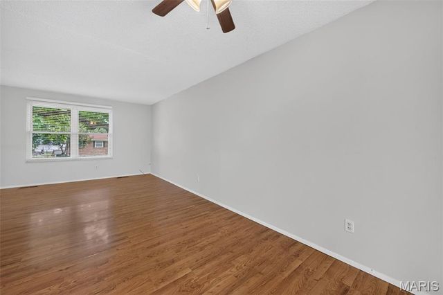 1129 Yorktown Drive, St Charles, MO 63303