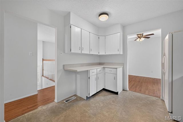 1129 Yorktown Drive, St Charles, MO 63303