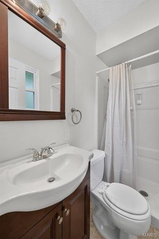 1129 Yorktown Drive, St Charles, MO 63303