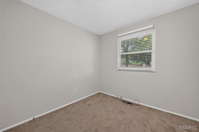1129 Yorktown Drive, St Charles, MO 63303