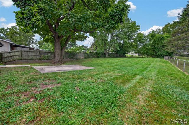 1129 Yorktown Drive, St Charles, MO 63303