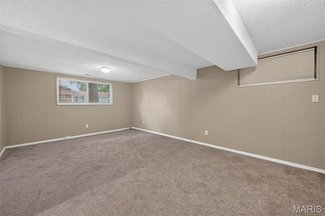 1129 Yorktown Drive, St Charles, MO 63303