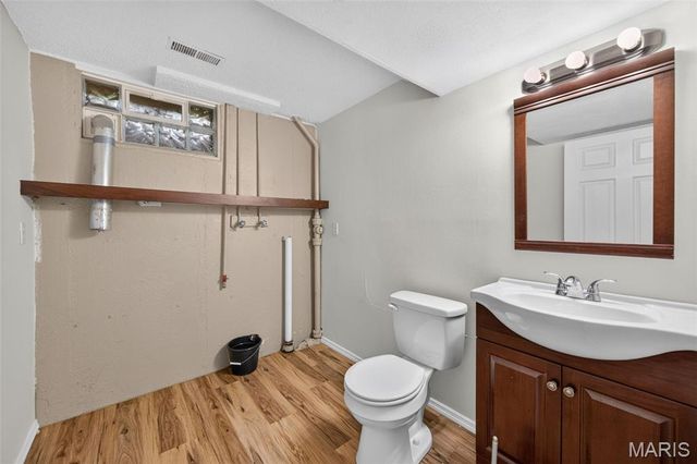 1129 Yorktown Drive, St Charles, MO 63303