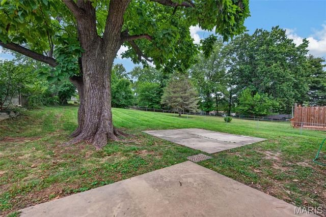 1129 Yorktown Drive, St Charles, MO 63303