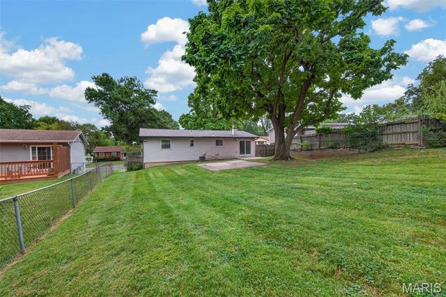1129 Yorktown Drive, St Charles, MO 63303