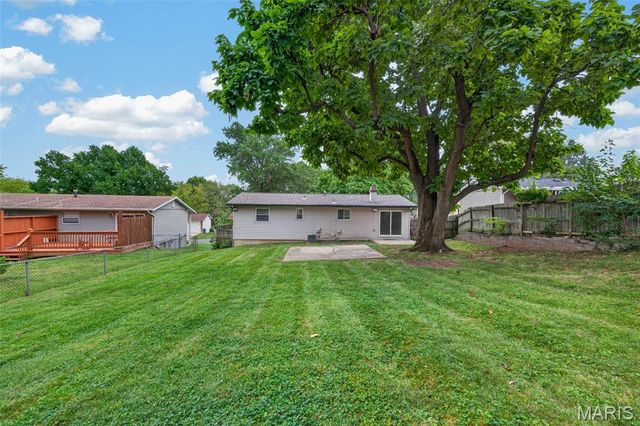 1129 Yorktown Drive, St Charles, MO 63303