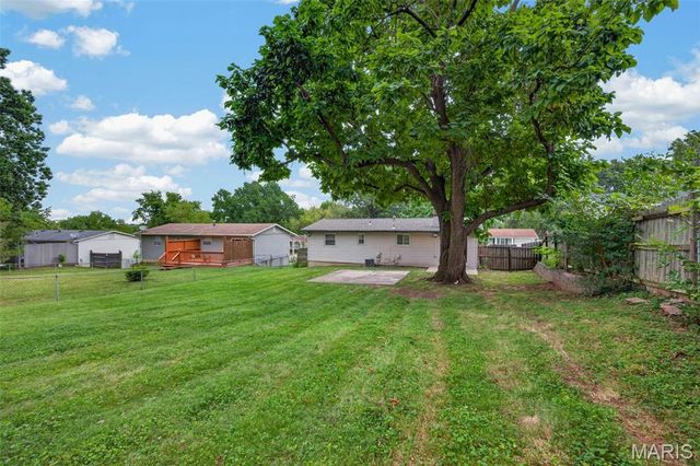 1129 Yorktown Drive, St Charles, MO 63303