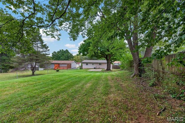 1129 Yorktown Drive, St Charles, MO 63303