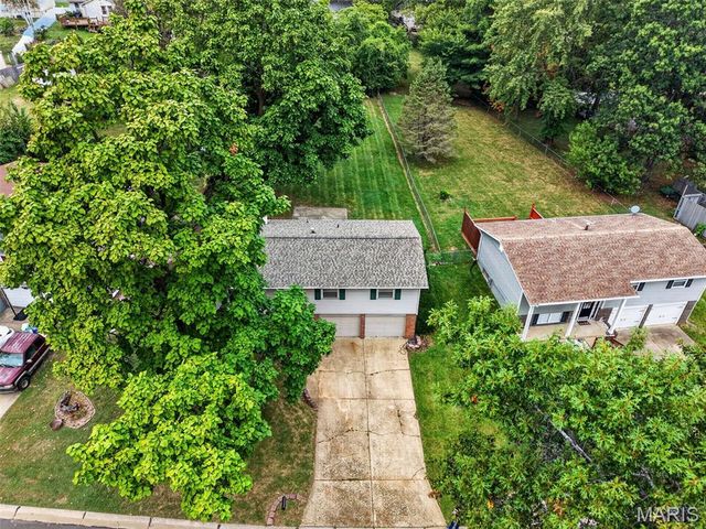 1129 Yorktown Drive, St Charles, MO 63303