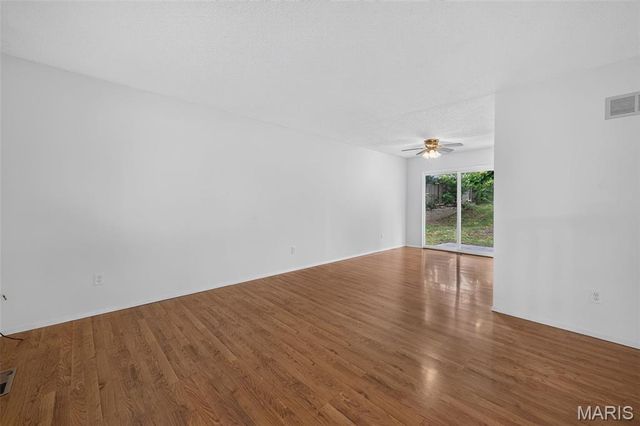 1129 Yorktown Drive, St Charles, MO 63303