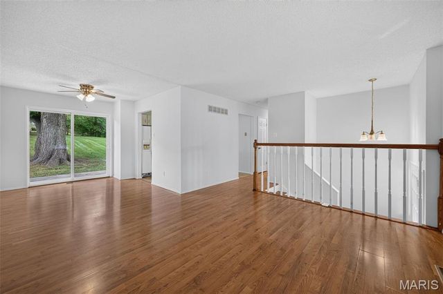 1129 Yorktown Drive, St Charles, MO 63303