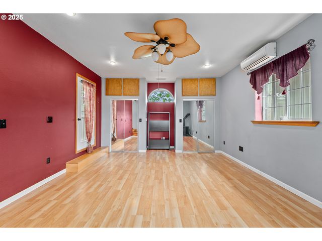 10 Se KEGLER Ave, Winston, OR 97496
