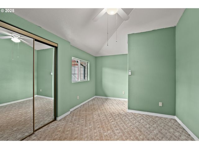 10 Se KEGLER Ave, Winston, OR 97496