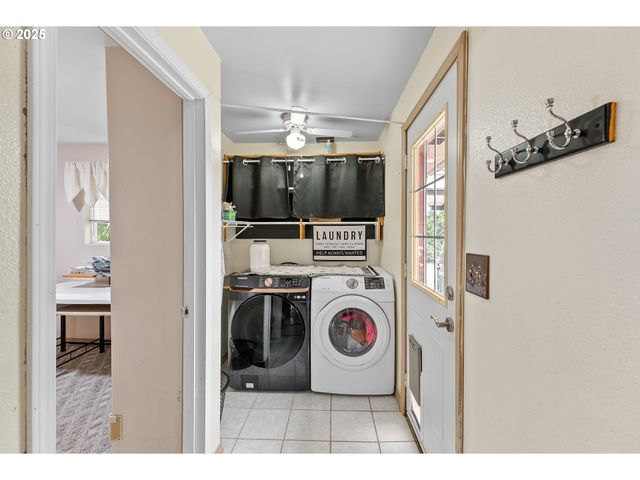 10 Se KEGLER Ave, Winston, OR 97496