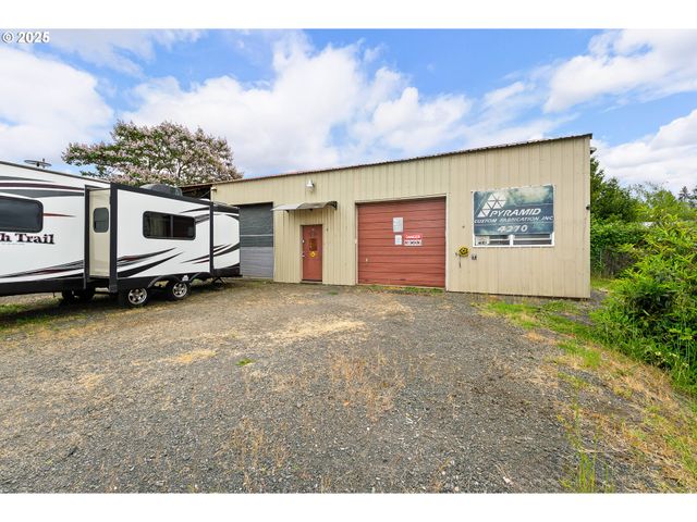 10 Se KEGLER Ave, Winston, OR 97496