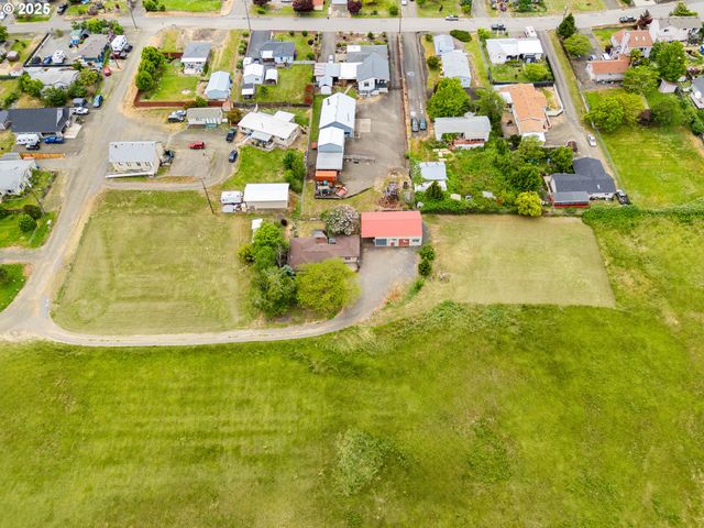 10 Se KEGLER Ave, Winston, OR 97496