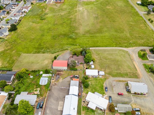 10 Se KEGLER Ave, Winston, OR 97496