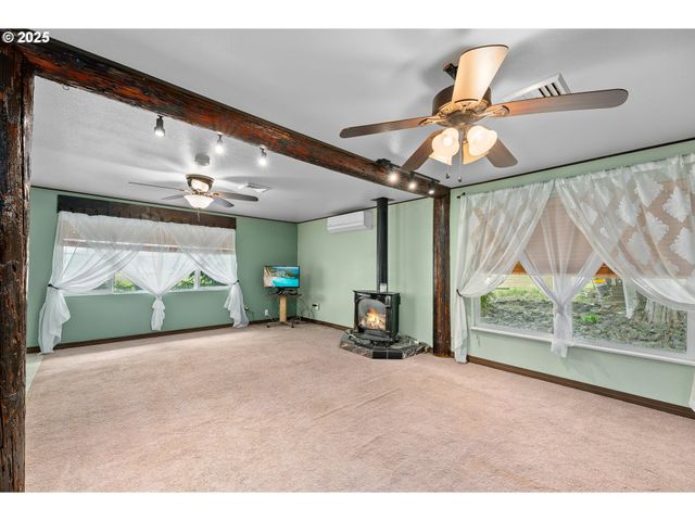 10 Se KEGLER Ave, Winston, OR 97496