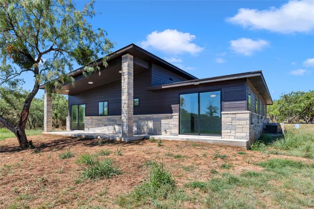 515 Sun Ray, Horseshoe Bay, TX 78657