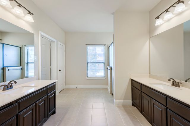 123 White Oak Lane, Red Oak, TX 75154