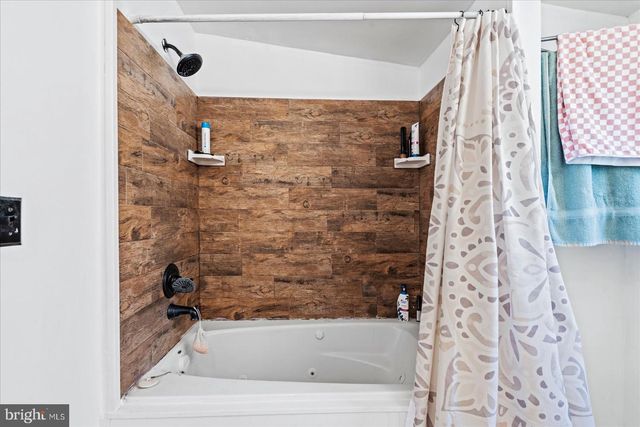 197 HOLLY GROVE CT, Bumpass, VA 23024