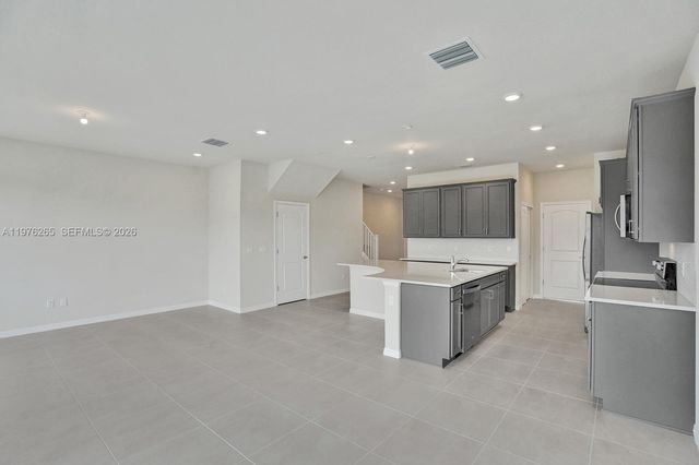 2202 S Appleton Circle S, Oakland Park, FL 33309