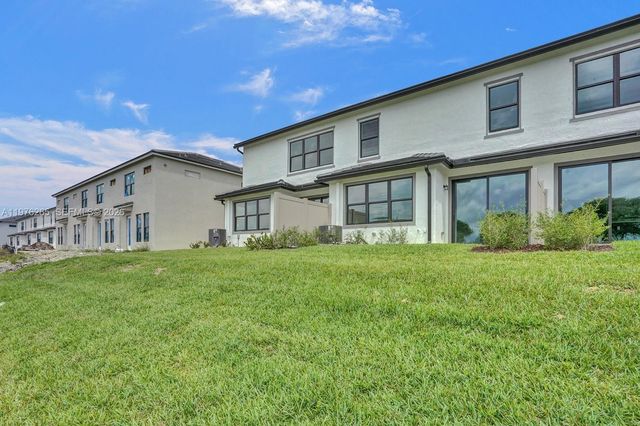 2202 S Appleton Circle S, Oakland Park, FL 33309