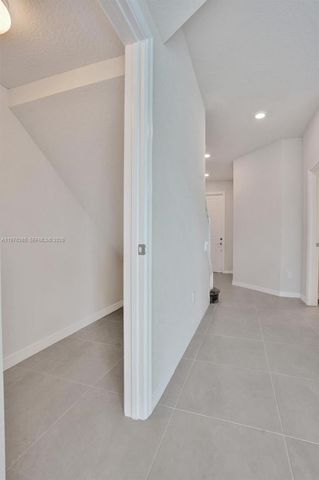 2202 S Appleton Circle S, Oakland Park, FL 33309