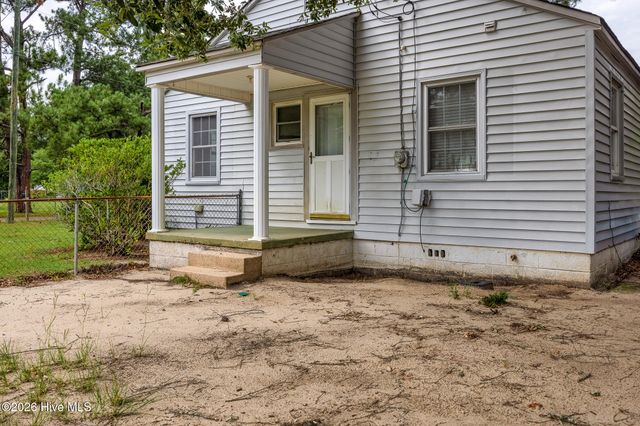 413 Seymour Street, Aberdeen, NC 28315