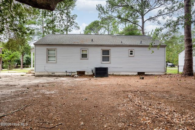 413 Seymour Street, Aberdeen, NC 28315