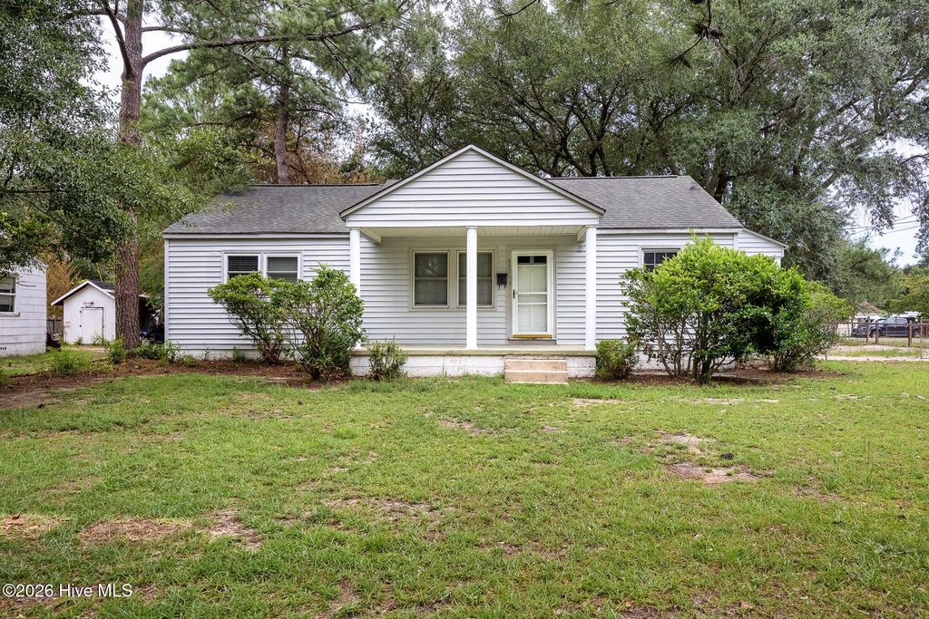 413 Seymour Street, Aberdeen, NC 28315