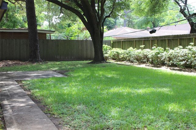 10301 Ivyridge Road, Houston, TX 77043