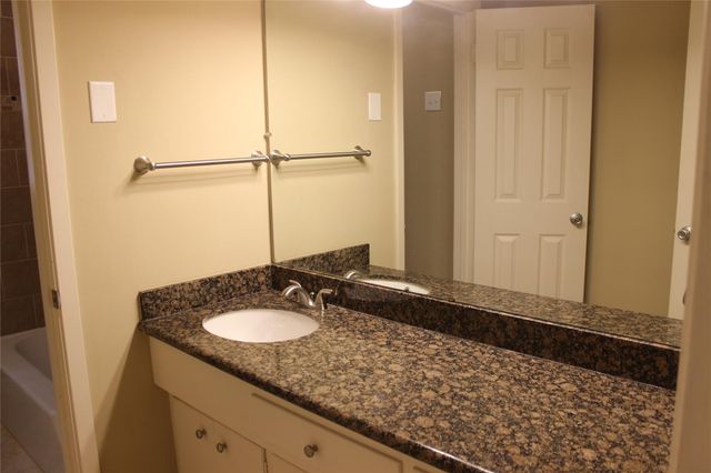 10301 Ivyridge Road, Houston, TX 77043