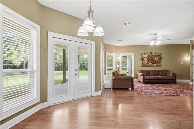 4076 Hecker Road, Iowa, LA 70647
