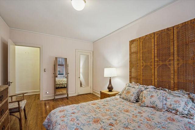 3300 N Lake Shore Drive 10D, Chicago, IL 60657