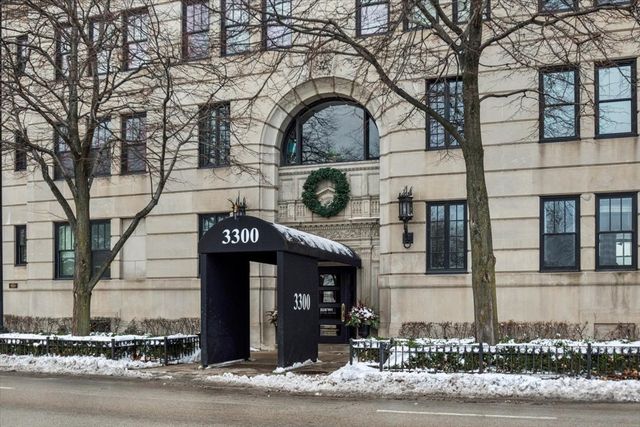 3300 N Lake Shore Drive 10D, Chicago, IL 60657