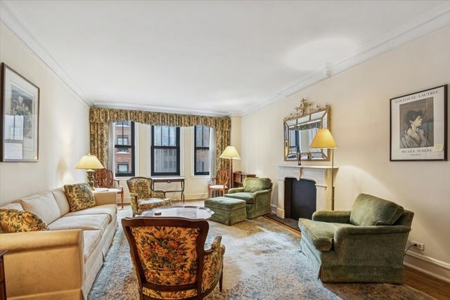 3300 N Lake Shore Drive 10D, Chicago, IL 60657