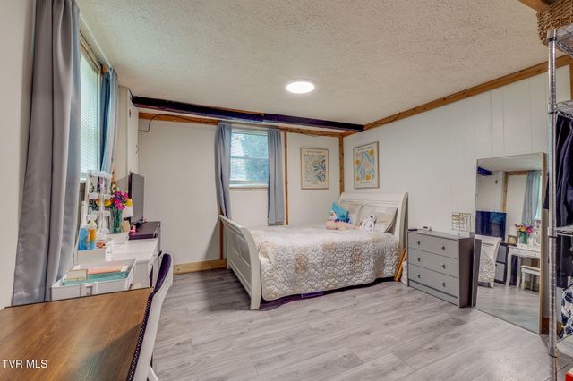 3200 Buckingham Drive, Johnson City, TN 37604