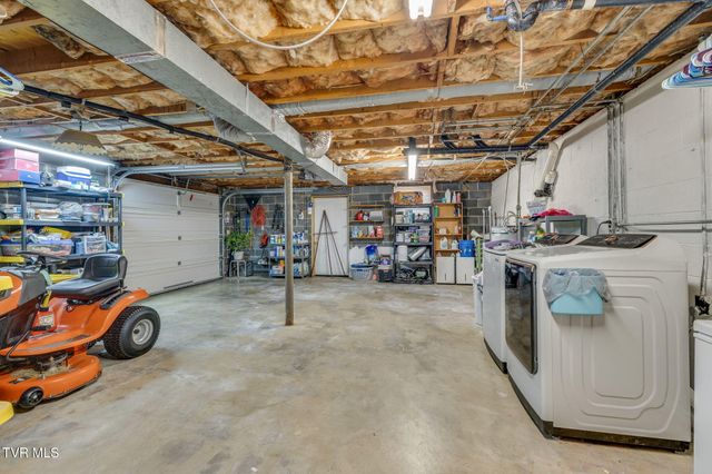 3200 Buckingham Drive, Johnson City, TN 37604