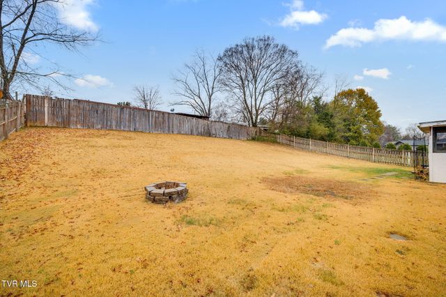 3200 Buckingham Drive, Johnson City, TN 37604